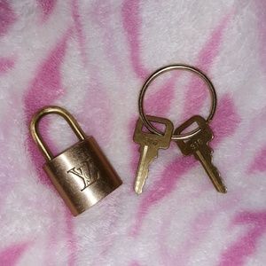 LV Lock and key set
